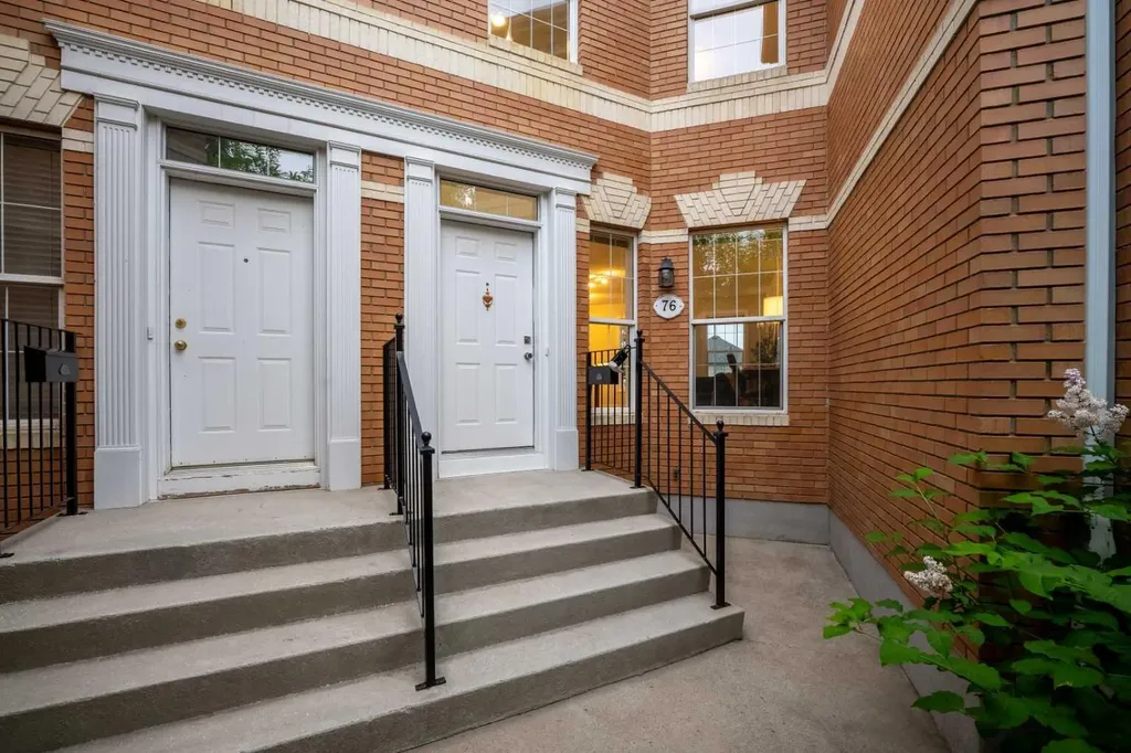 76 Inverness Square SE Calgary AB T2Z 2Z2