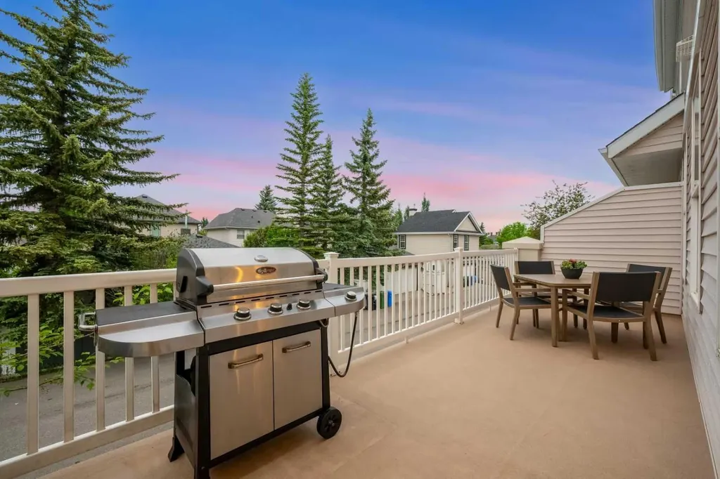 76 Inverness Square SE Calgary AB T2Z 2Z2