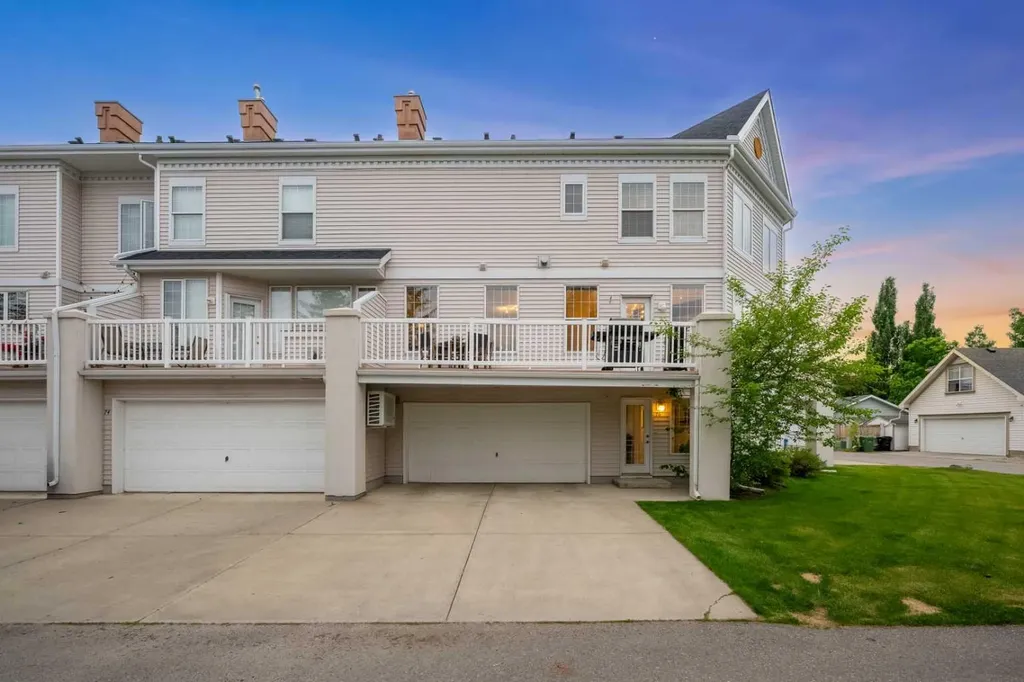 76 Inverness Square SE Calgary AB T2Z 2Z2