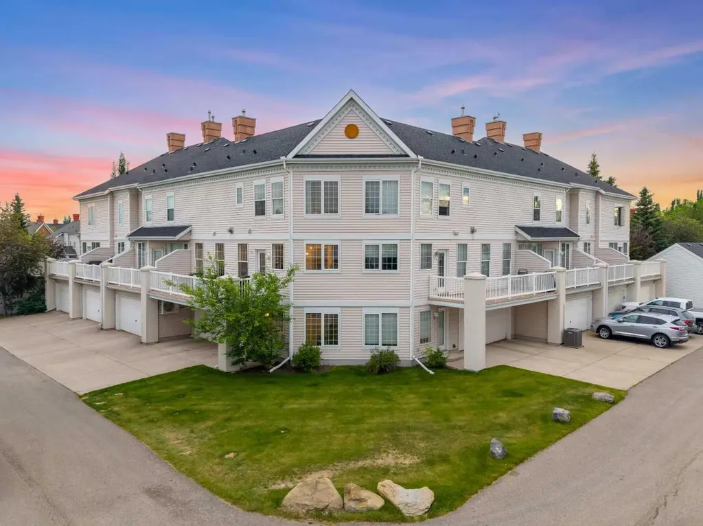 76 Inverness Square SE Calgary AB T2Z 2Z2