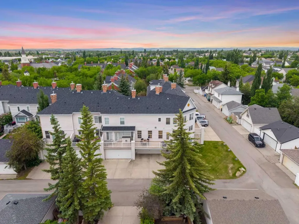 76 Inverness Square SE Calgary AB T2Z 2Z2