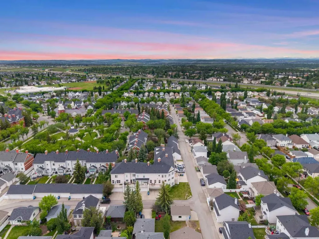76 Inverness Square SE Calgary AB T2Z 2Z2