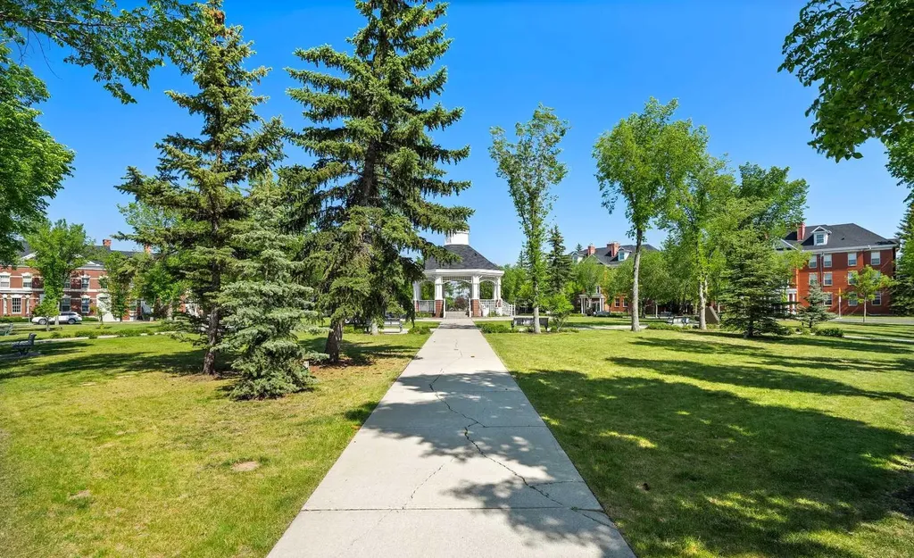 76 Inverness Square SE Calgary AB T2Z 2Z2