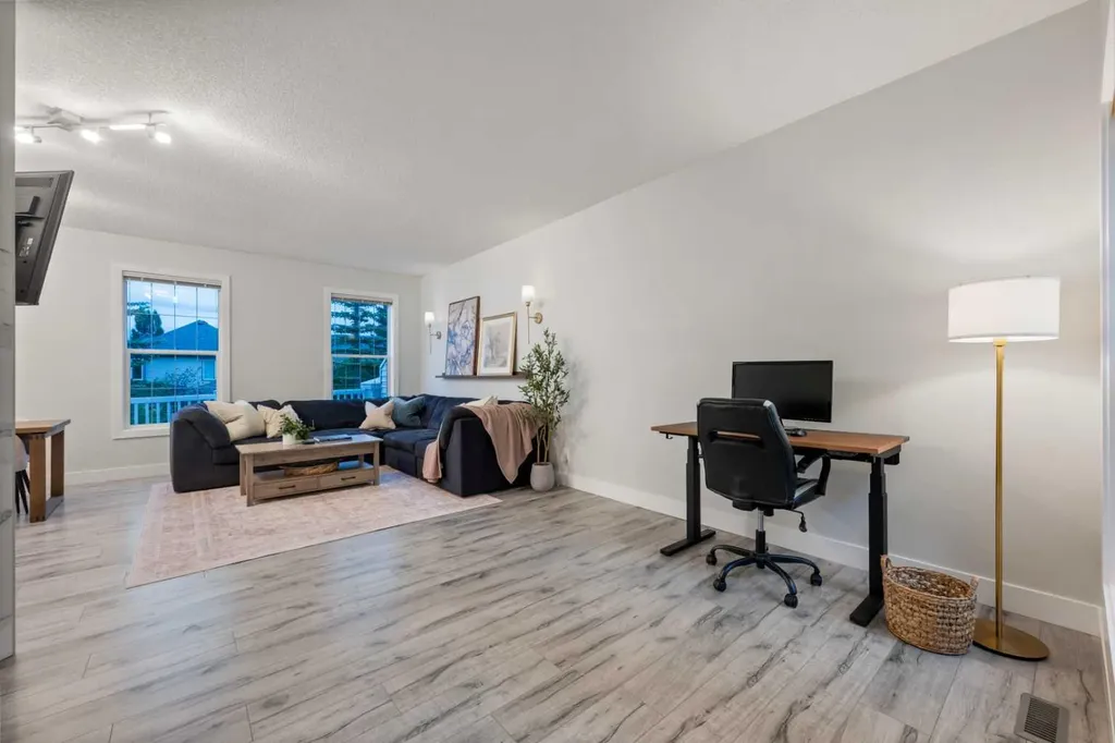 76 Inverness Square SE Calgary AB T2Z 2Z2