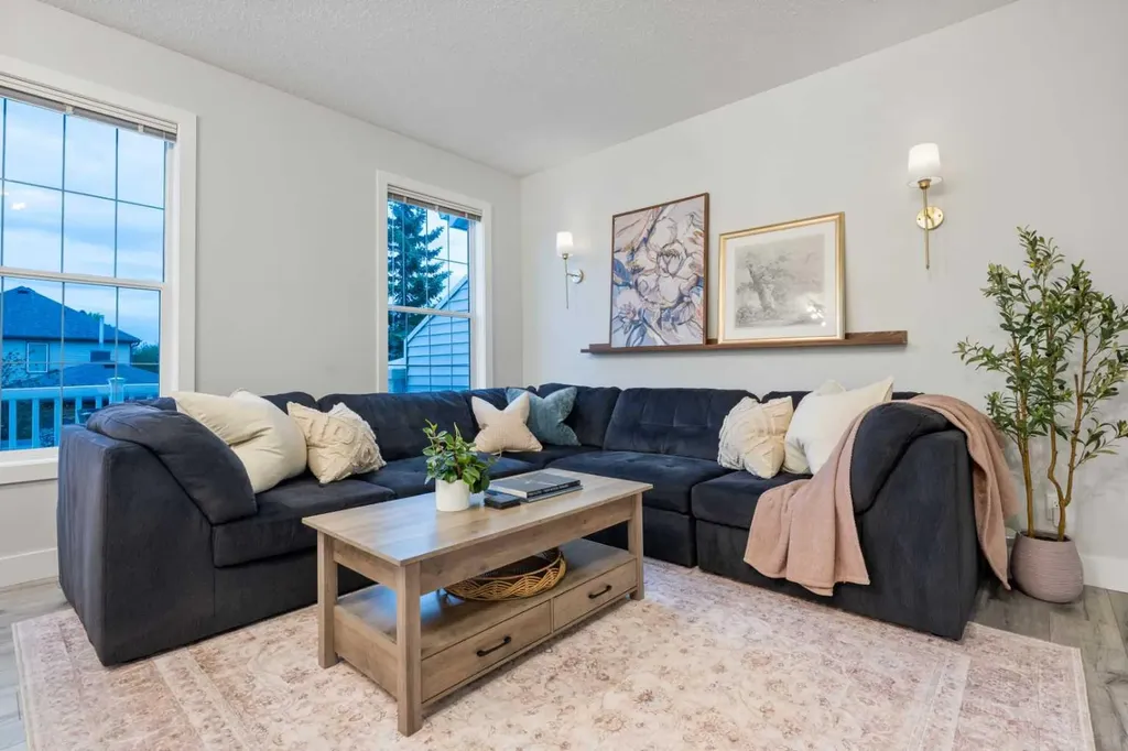76 Inverness Square SE Calgary AB T2Z 2Z2
