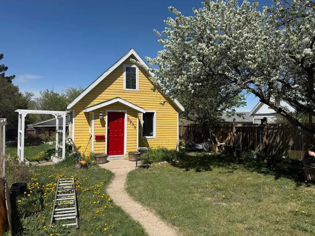 3922A 46 Street Ponoka AB T4J 1B5