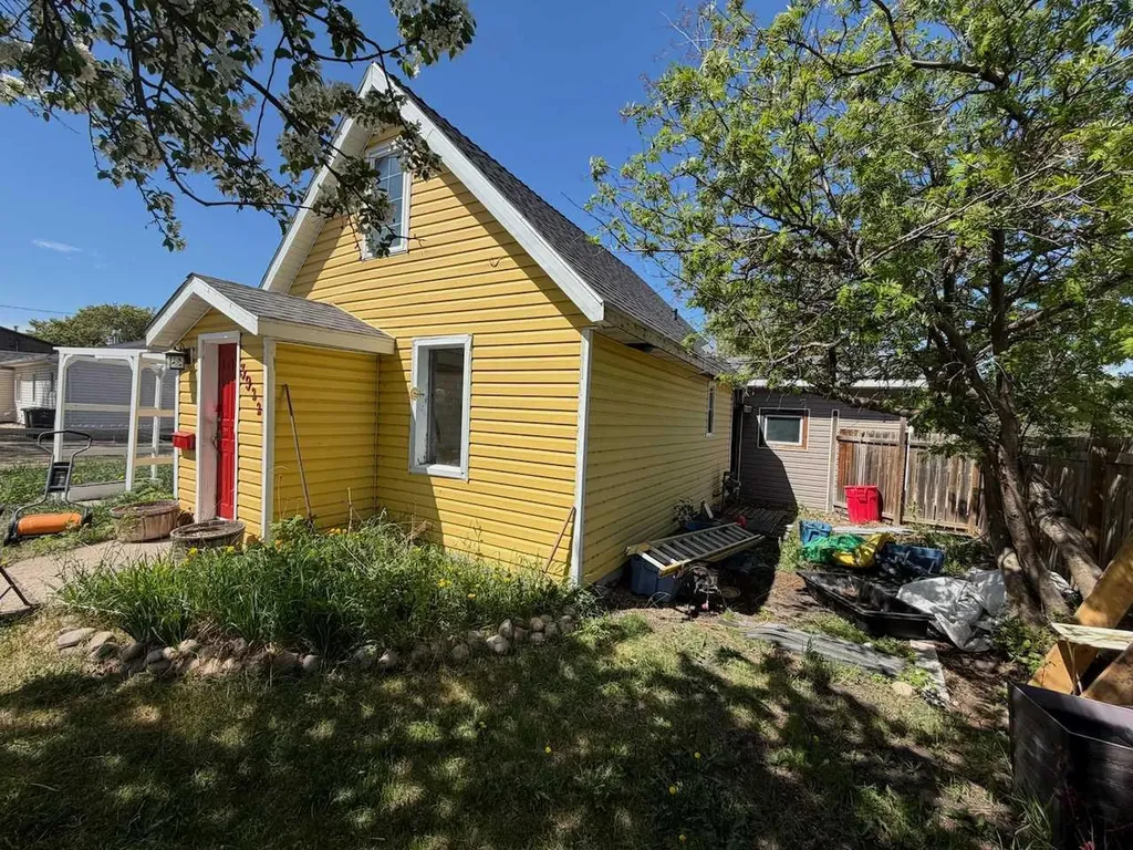 3922A 46 Street Ponoka AB T4J 1B5