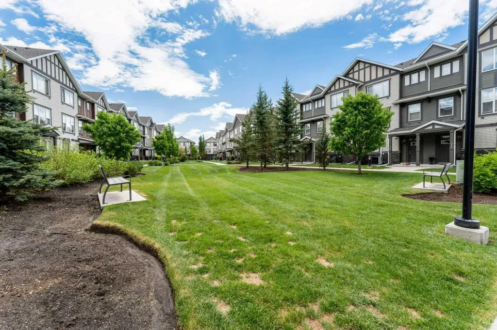 6703 New Brighton Avenue SE Calgary AB T2Z 5C8