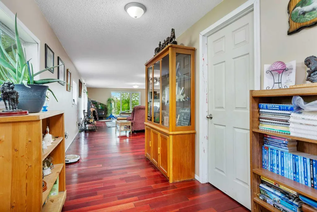 35005 Range Road 15 Rural Red Deer County AB T4G 0J4