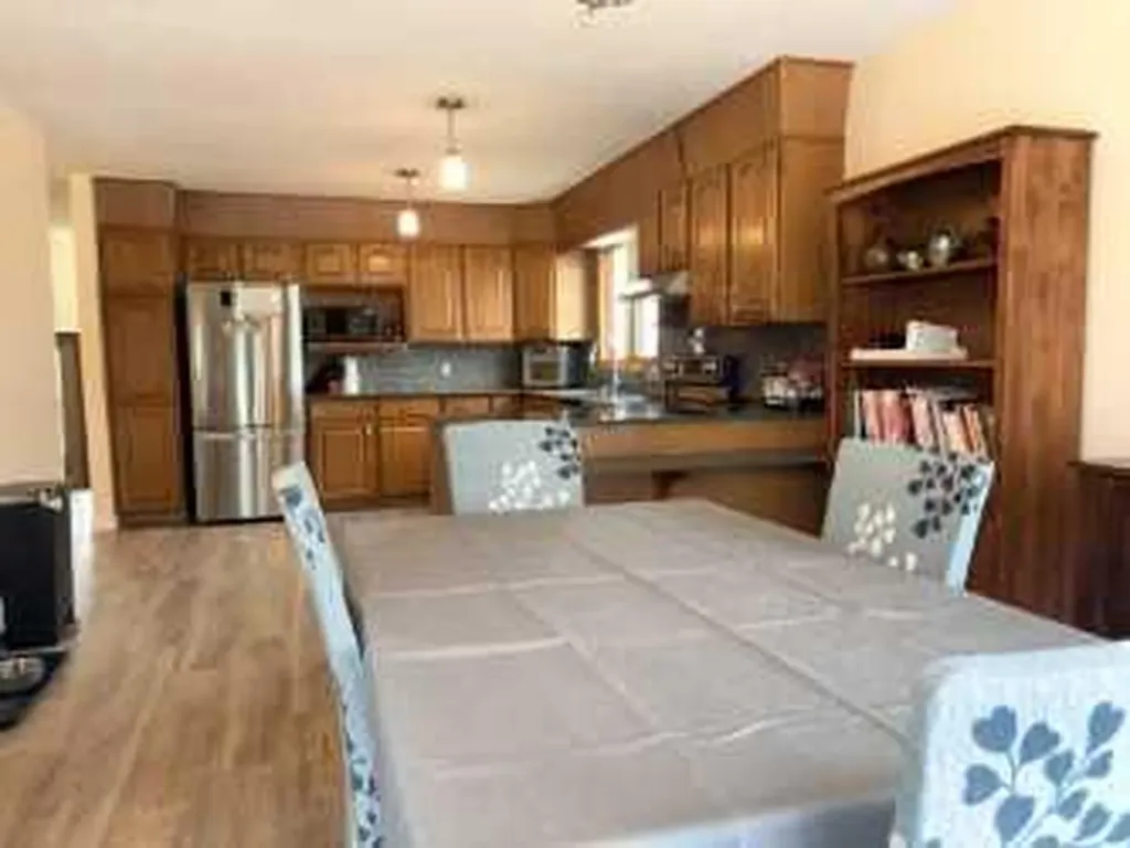 5916 50 Avenue Vermilion AB T9X 1V8