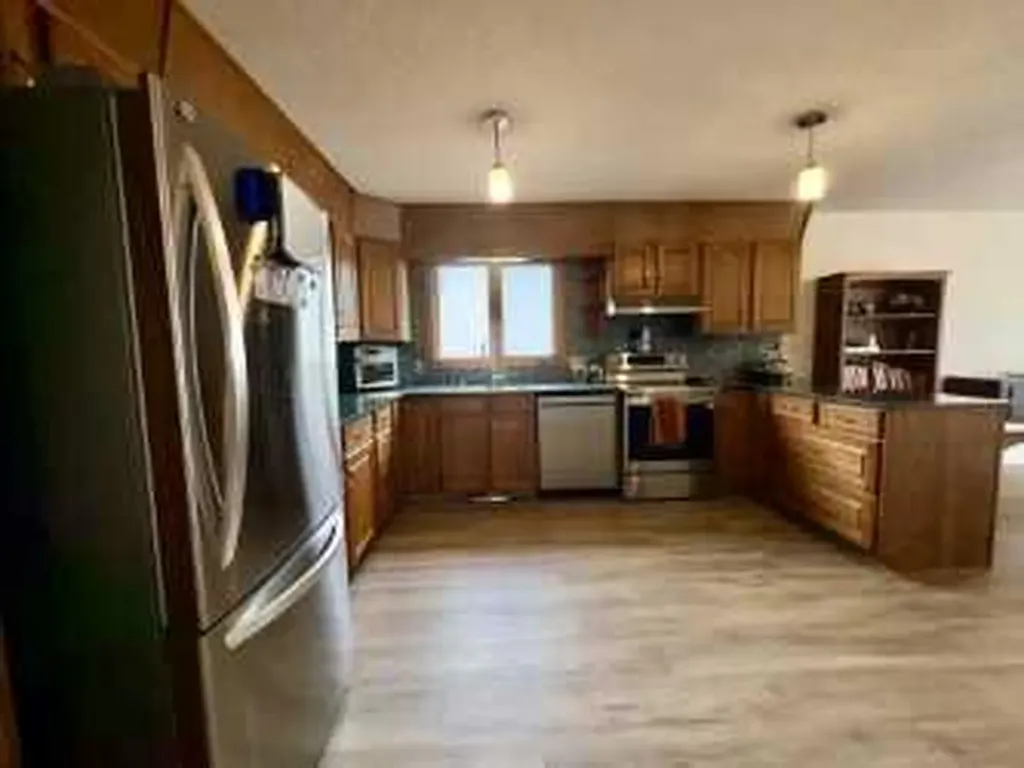 5916 50 Avenue Vermilion AB T9X 1V8