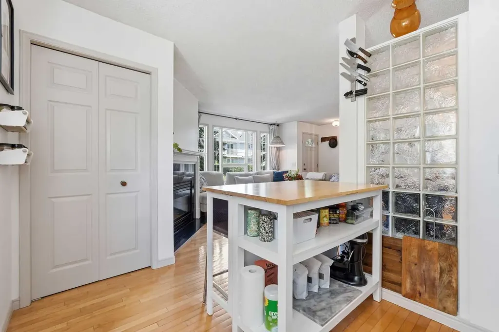3031 23 Avenue SW Calgary AB T3E 0J3