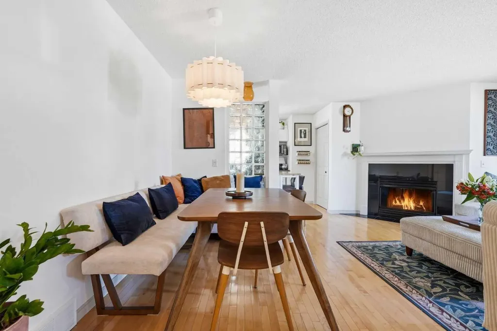 3031 23 Avenue SW Calgary AB T3E 0J3