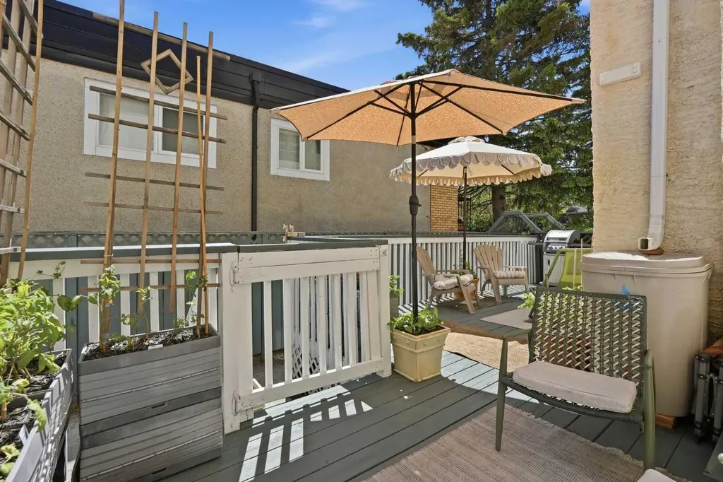 3031 23 Avenue SW Calgary AB T3E 0J3