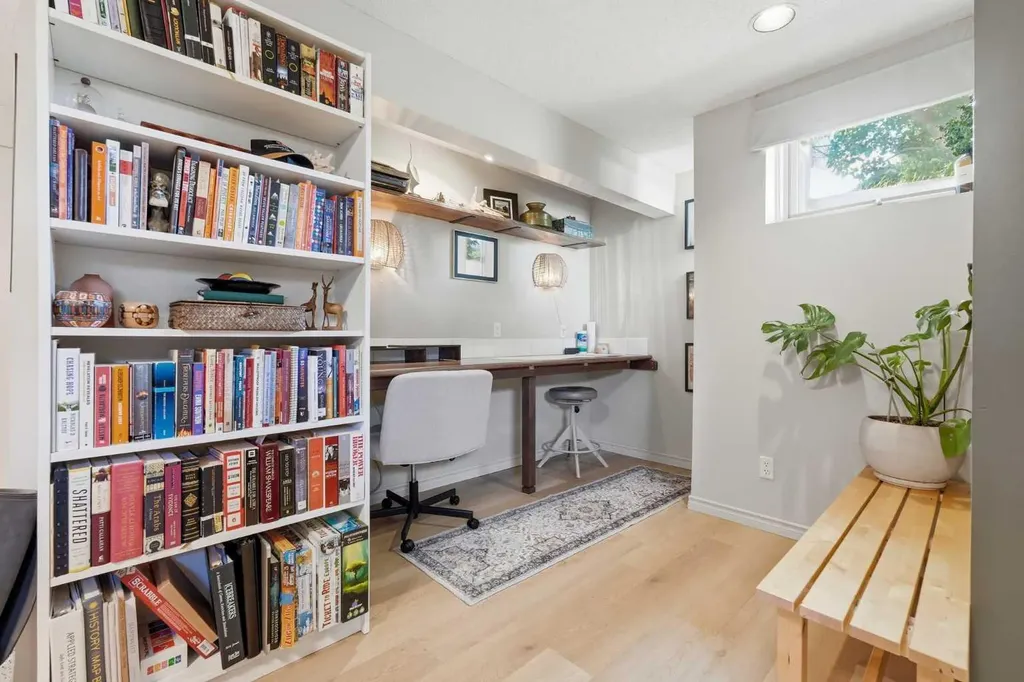 3031 23 Avenue SW Calgary AB T3E 0J3