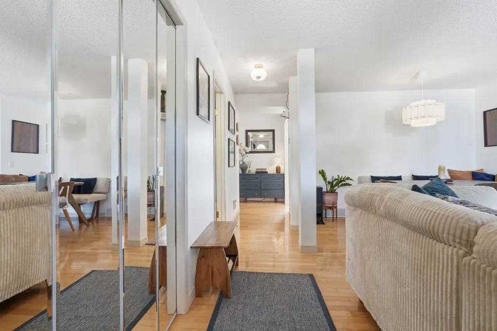 3031 23 Avenue SW Calgary AB T3E 0J3