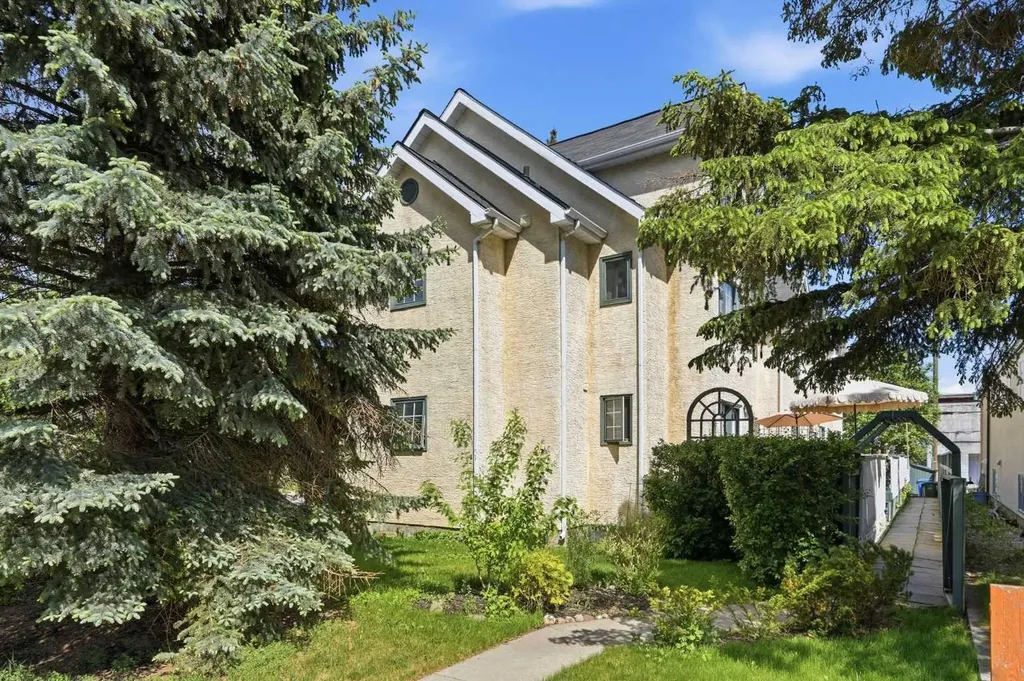 3031 23 Avenue SW Calgary AB T3E 0J3