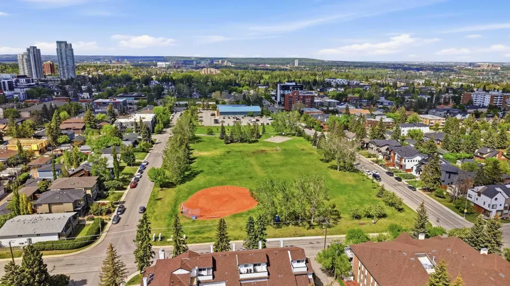 3031 23 Avenue SW Calgary AB T3E 0J3