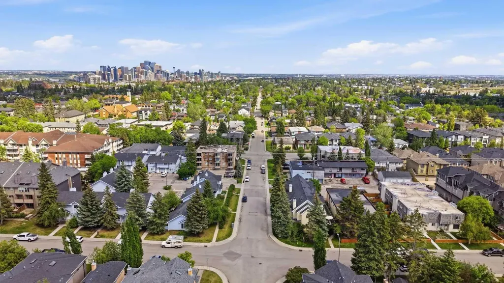 3031 23 Avenue SW Calgary AB T3E 0J3