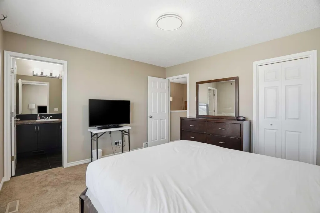 267 Skyview Springs Gardens NE Calgary AB T3N 0B6