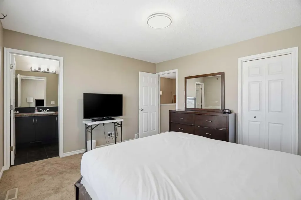 267 Skyview Springs Gardens NE Calgary AB T3N 0B6