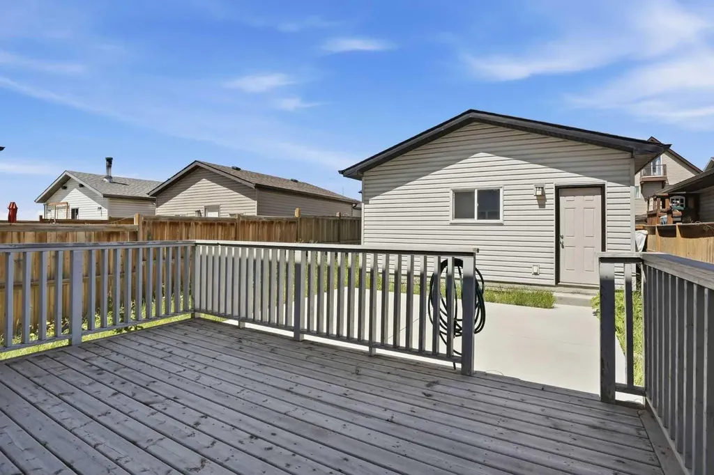 267 Skyview Springs Gardens NE Calgary AB T3N 0B6