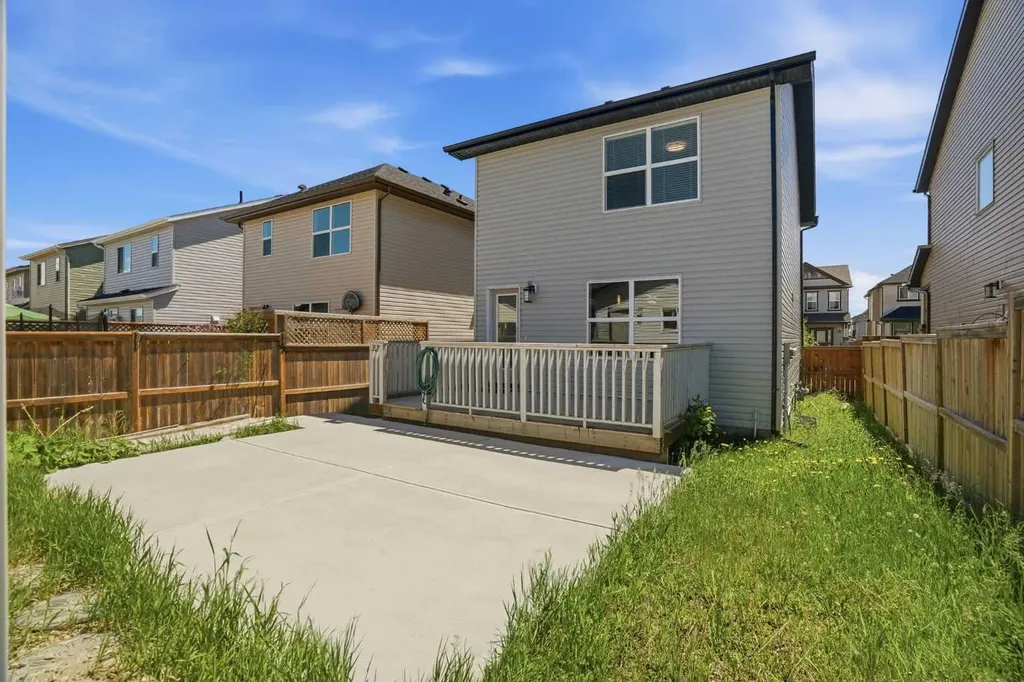267 Skyview Springs Gardens NE Calgary AB T3N 0B6