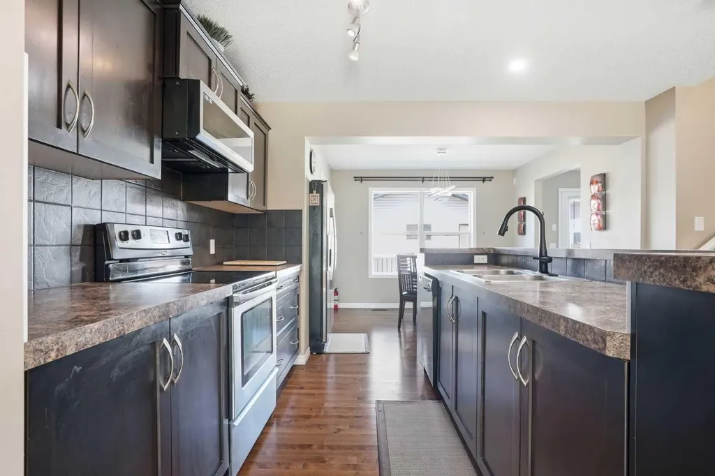 267 Skyview Springs Gardens NE Calgary AB T3N 0B6