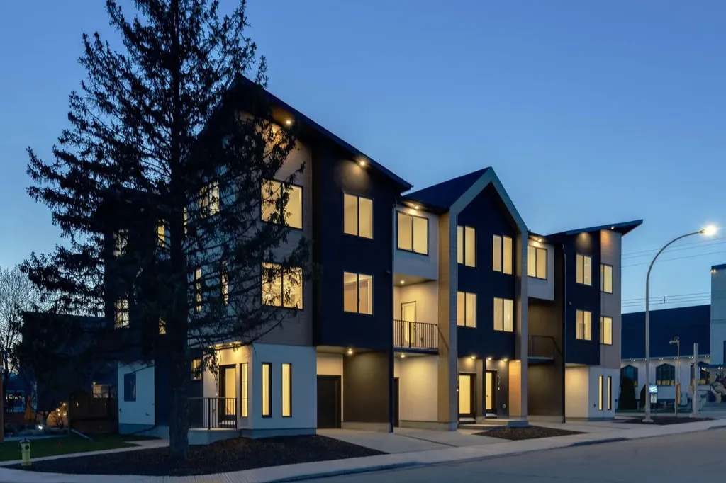 97 23 Street NW Calgary AB T2N 5E2