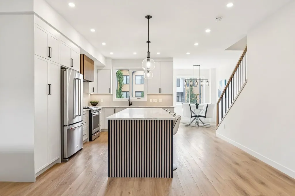 97 23 Street NW Calgary AB T2N 5E2