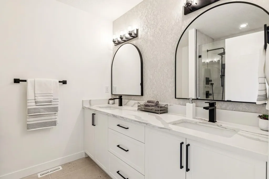 97 23 Street NW Calgary AB T2N 5E2