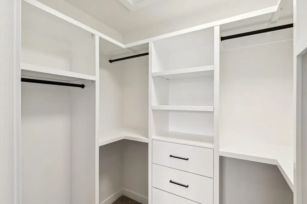97 23 Street NW Calgary AB T2N 5E2