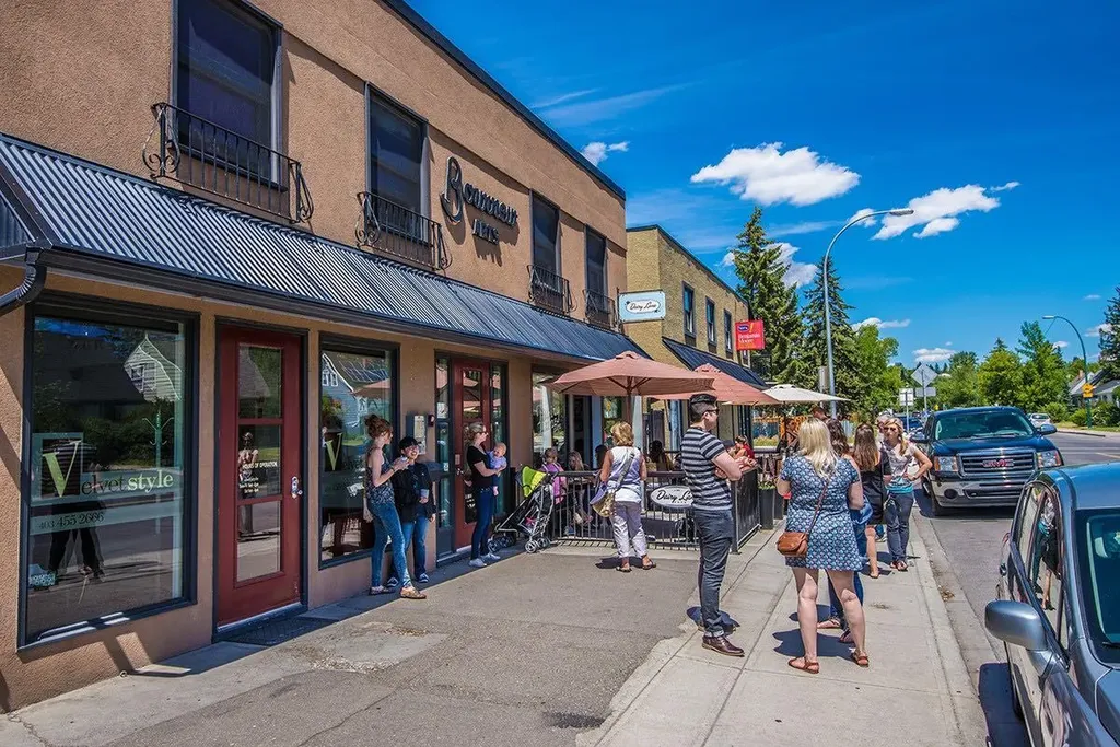 97 23 Street NW Calgary AB T2N 5E2