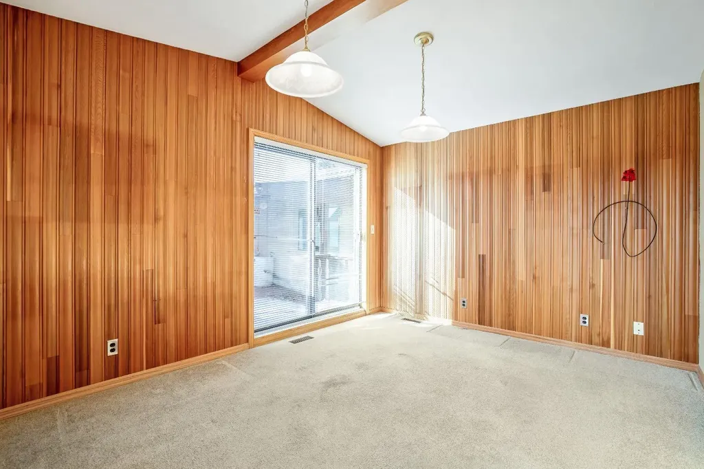 47 Montrose Crescent NE Calgary AB T3E 5P3