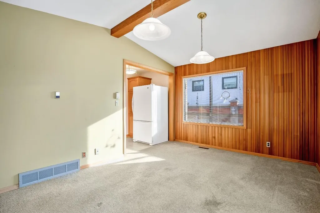 47 Montrose Crescent NE Calgary AB T3E 5P3