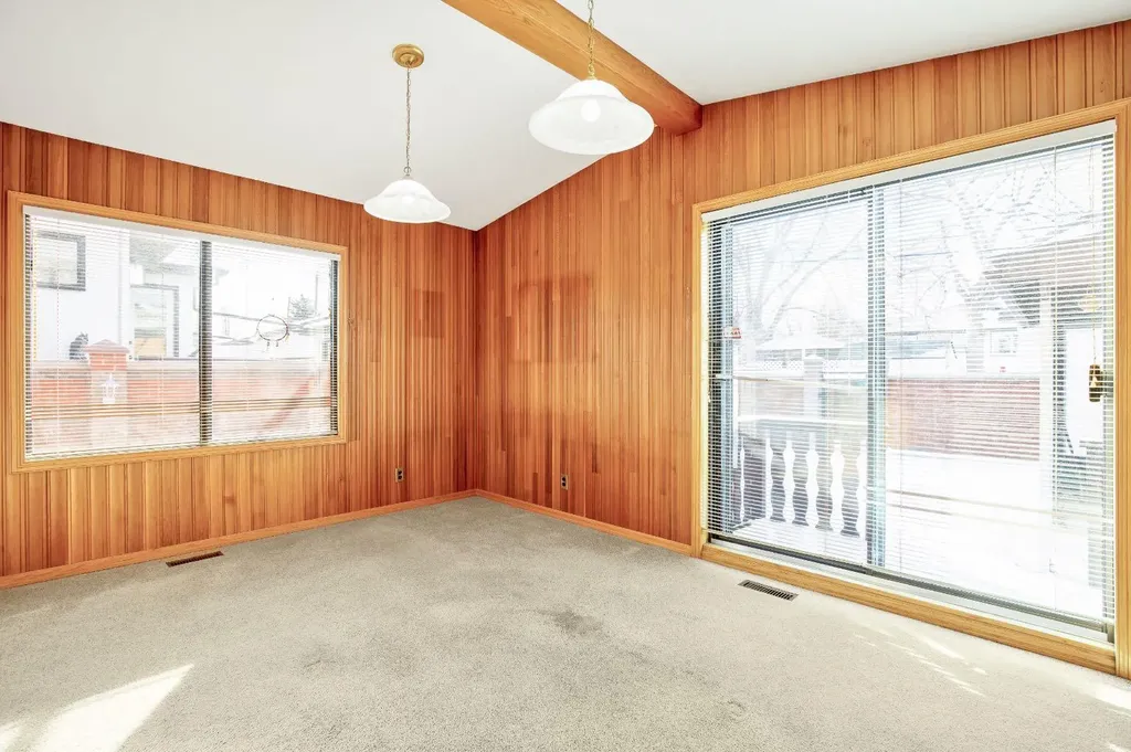 47 Montrose Crescent NE Calgary AB T3E 5P3