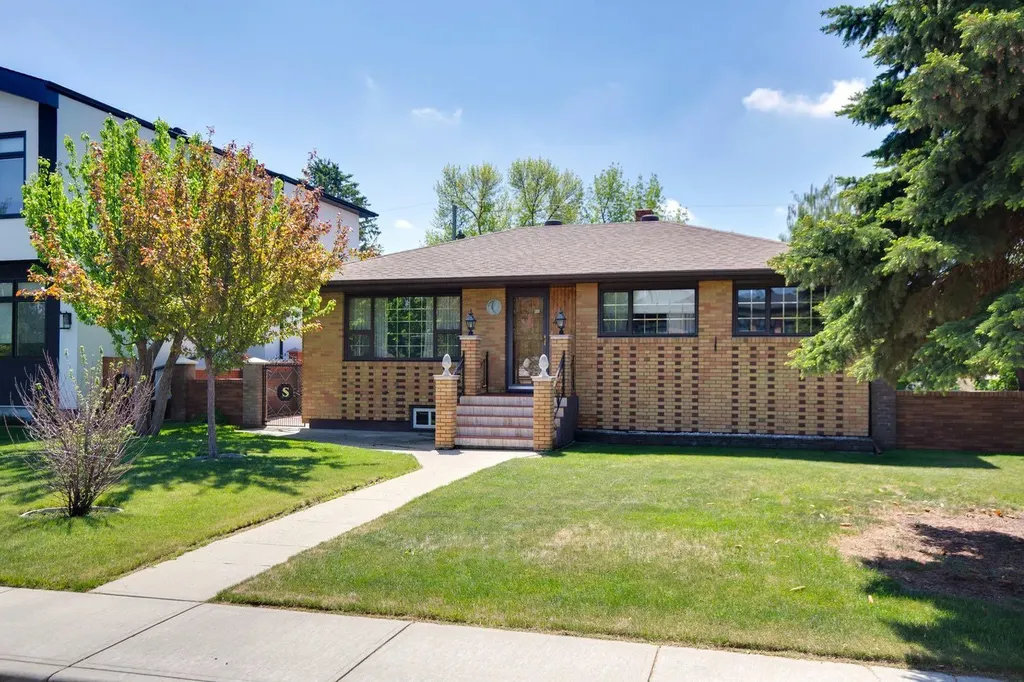 47 Montrose Crescent NE Calgary AB T3E 5P3