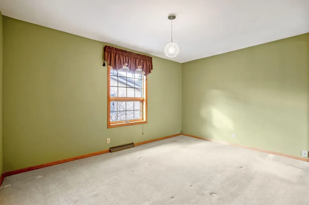 47 Montrose Crescent NE Calgary AB T3E 5P3