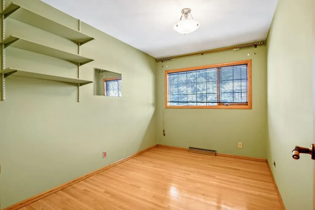 47 Montrose Crescent NE Calgary AB T3E 5P3
