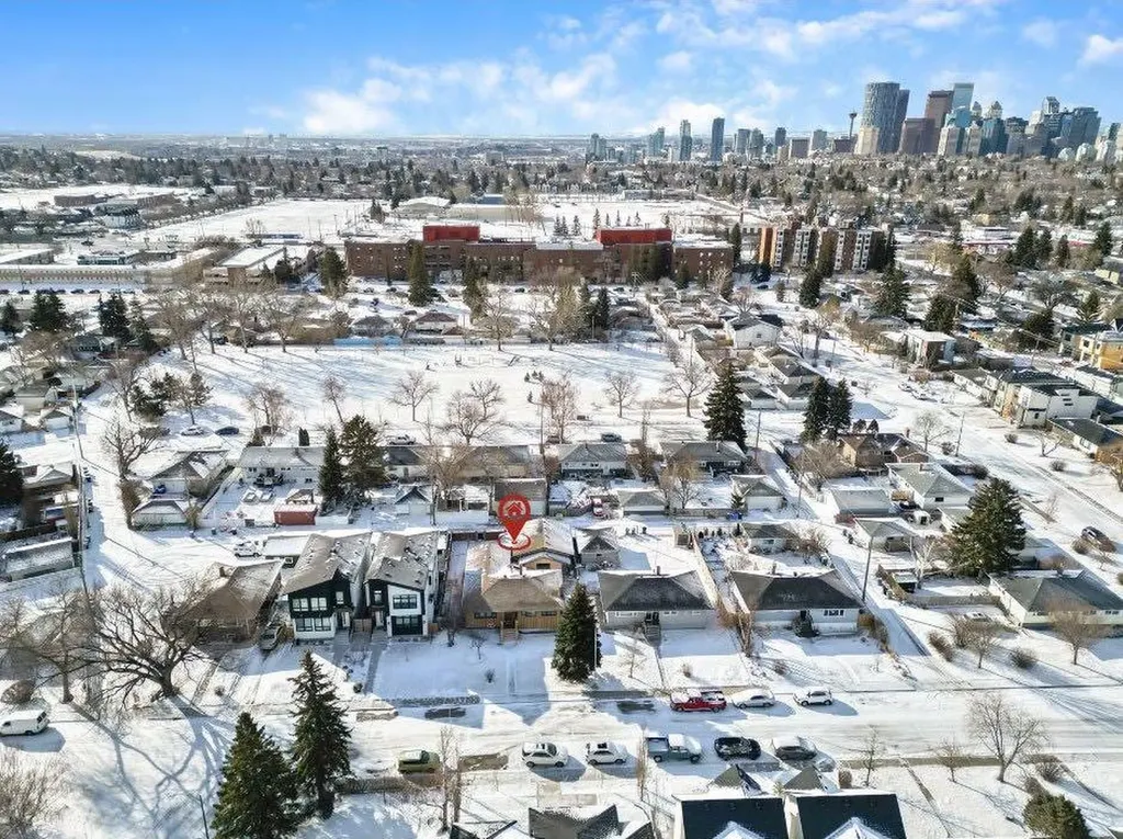 47 Montrose Crescent NE Calgary AB T3E 5P3