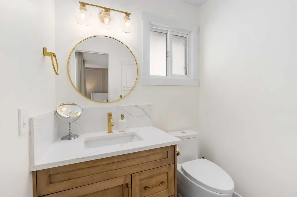 824 Canna Crescent SW Calgary AB T2W 1N9