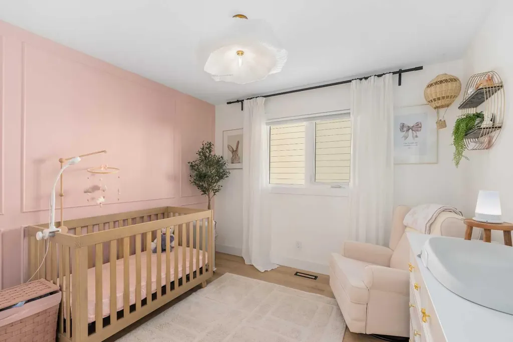 824 Canna Crescent SW Calgary AB T2W 1N9