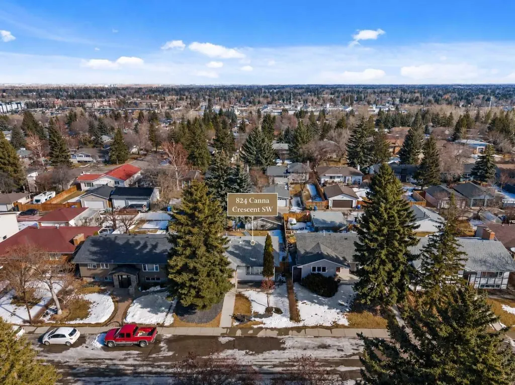 824 Canna Crescent SW Calgary AB T2W 1N9