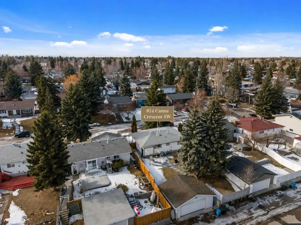 824 Canna Crescent SW Calgary AB T2W 1N9