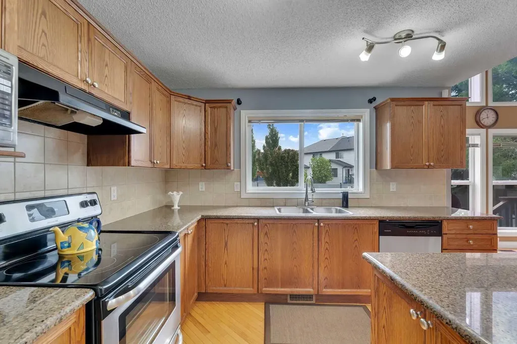 169 West Creek Boulevard Chestermere AB T1X 1P5