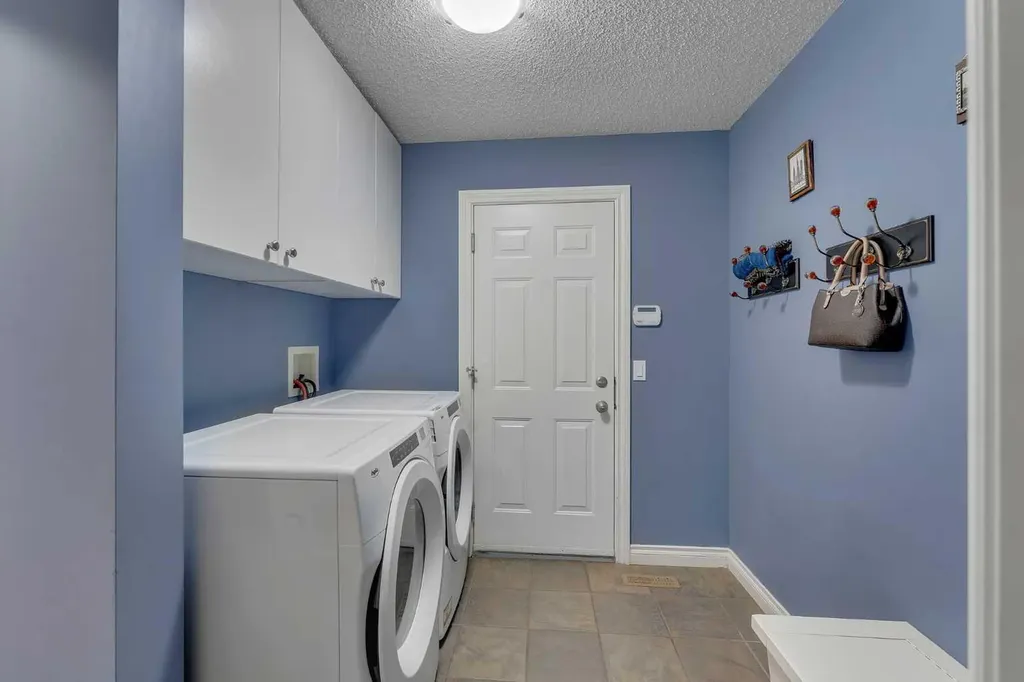 169 West Creek Boulevard Chestermere AB T1X 1P5
