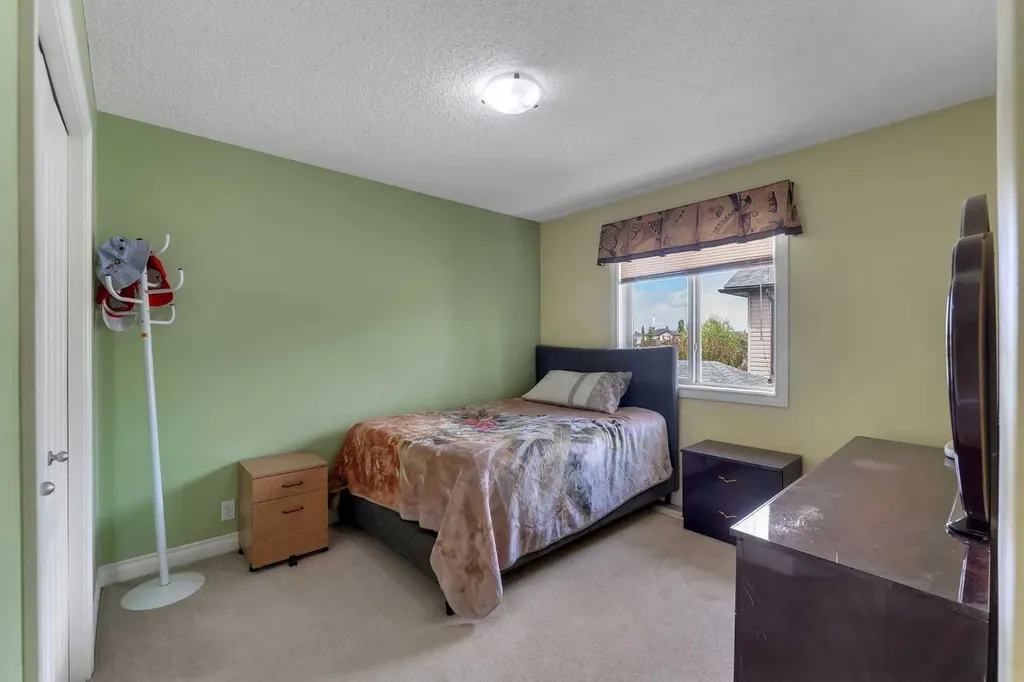 169 West Creek Boulevard Chestermere AB T1X 1P5