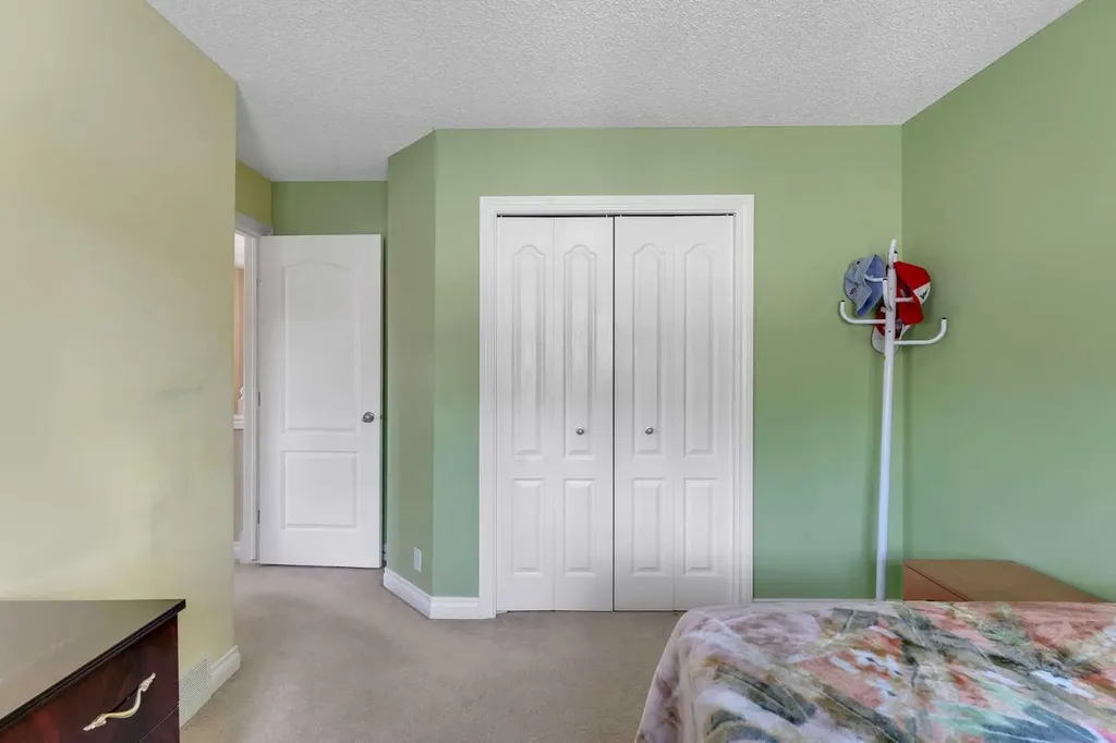 169 West Creek Boulevard Chestermere AB T1X 1P5