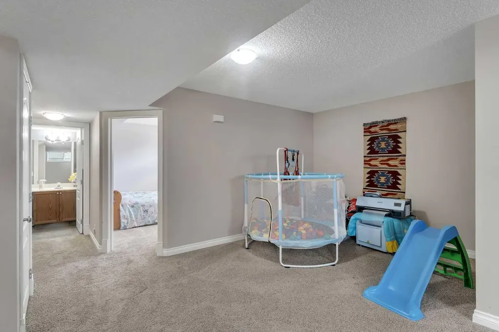 169 West Creek Boulevard Chestermere AB T1X 1P5