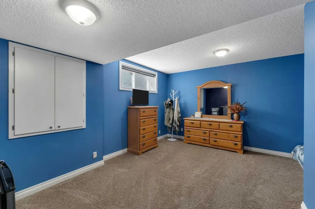 169 West Creek Boulevard Chestermere AB T1X 1P5